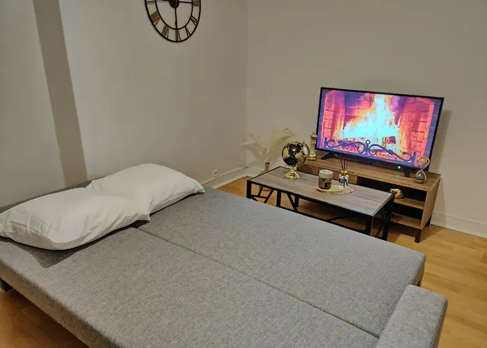 Le Roi Soleil • 4min Chateau • 1min Gare Rive Gauche Hotel Versalles