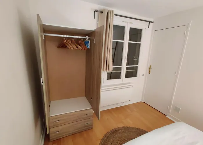 Hotel Le Roi Soleil • 4min Chateau • 1min Gare Rive Gauche Versalles